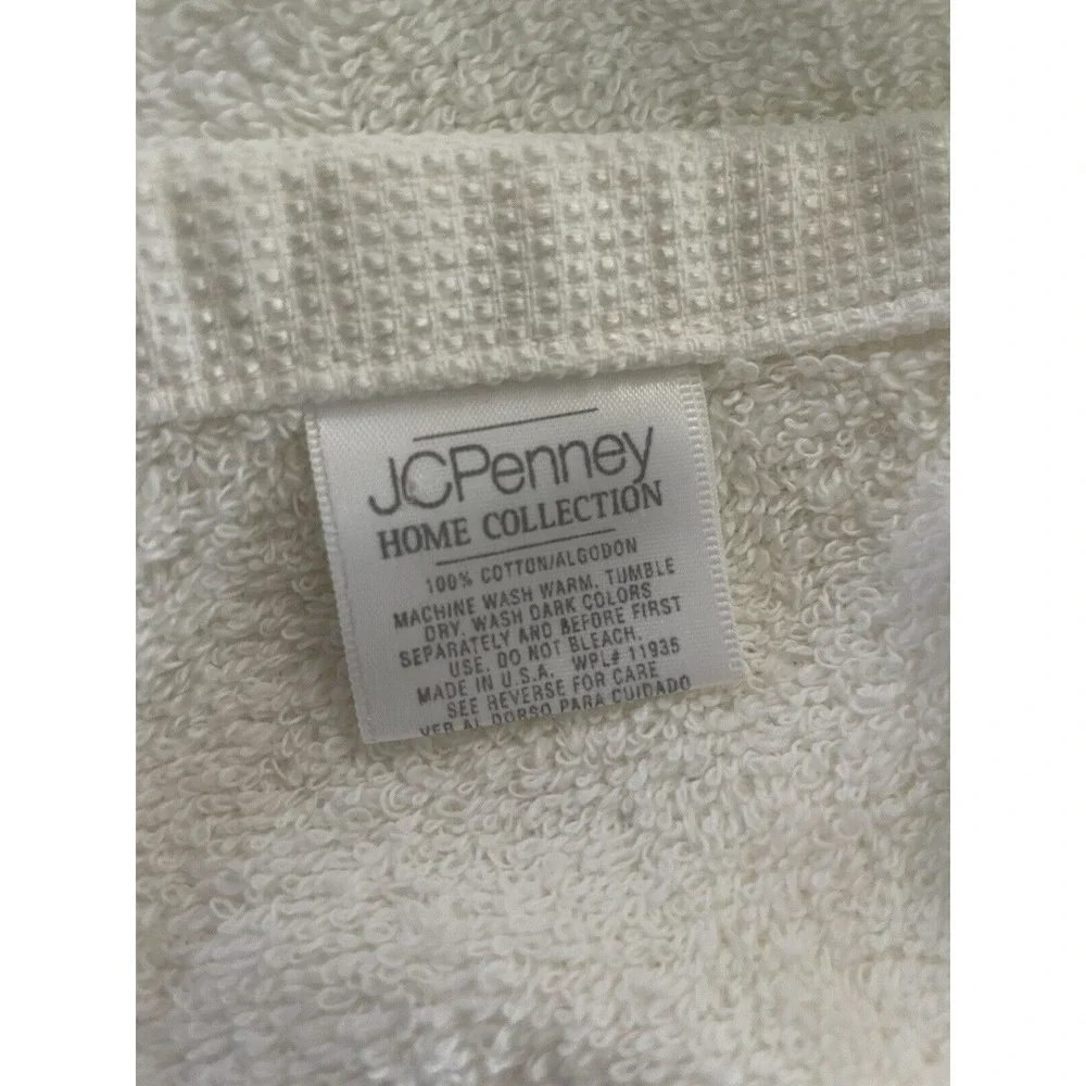 Vtg Penneys Home Collection White w/Embroidered Purple Flowers Hand/ Bath Towels